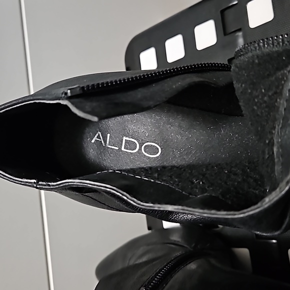 Black boots for the win 🏆 - Picture 5 of 5